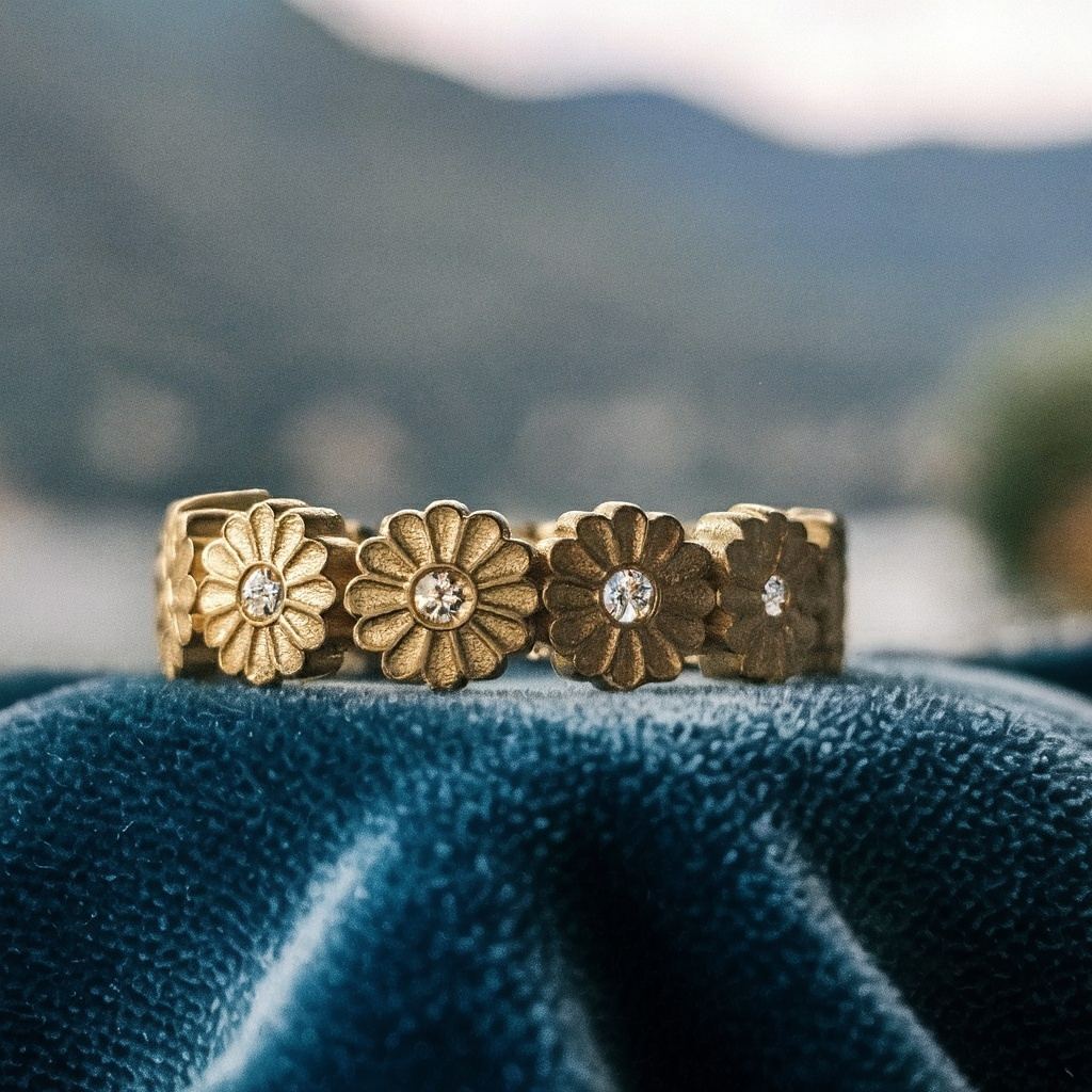 Rosette Gold Diamond Ring