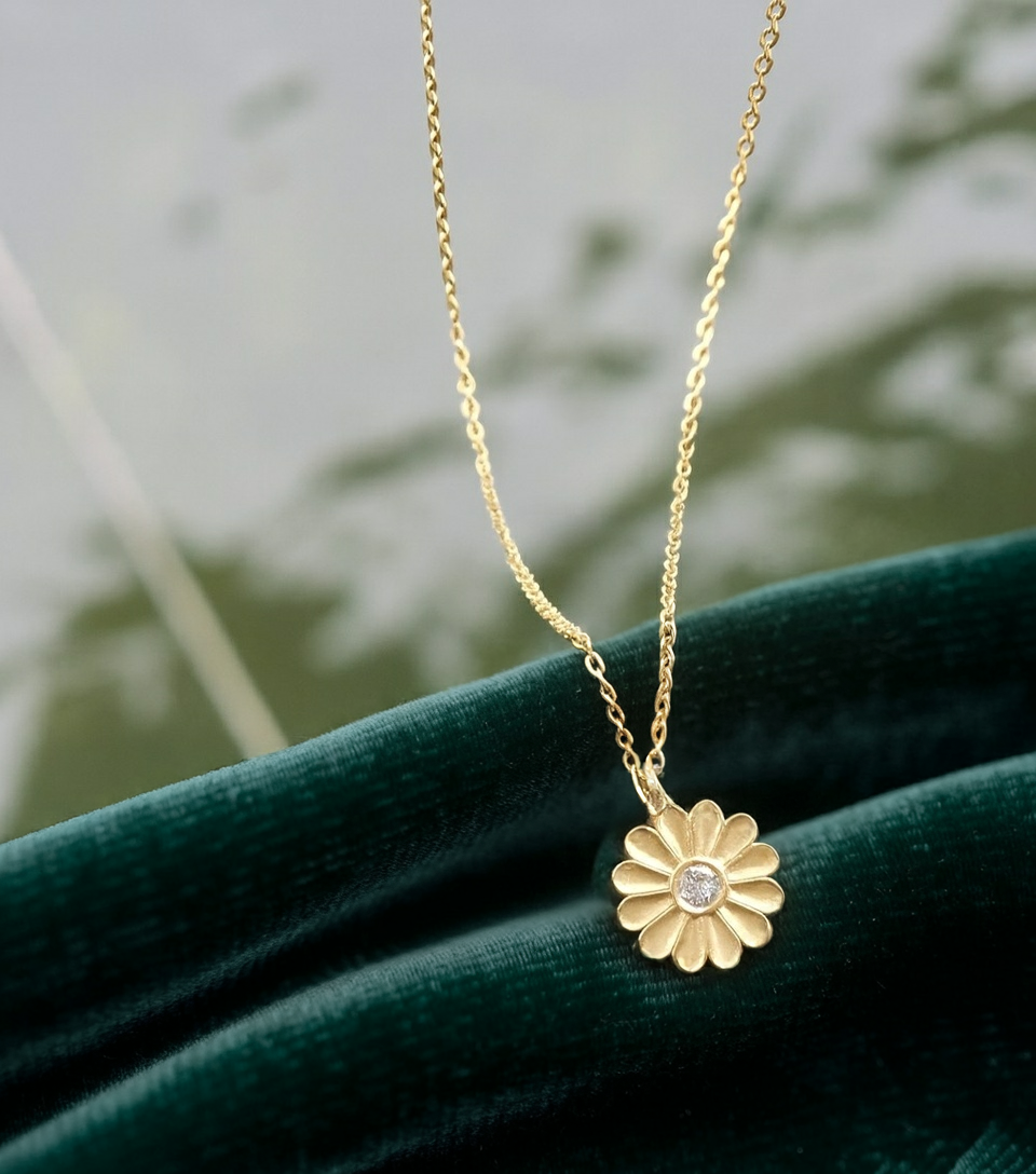 Rosette Gold Diamond Necklace