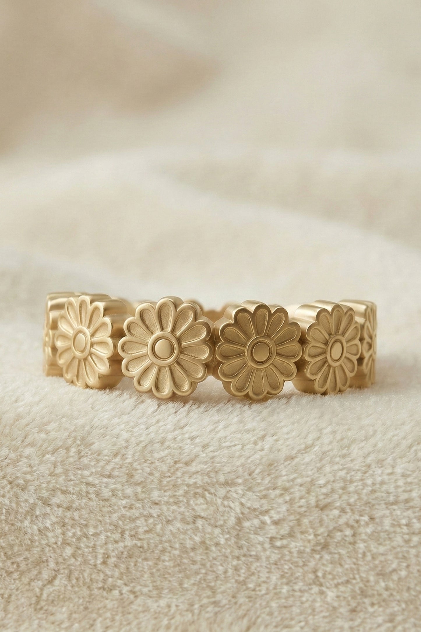 Rosette Gold Ring