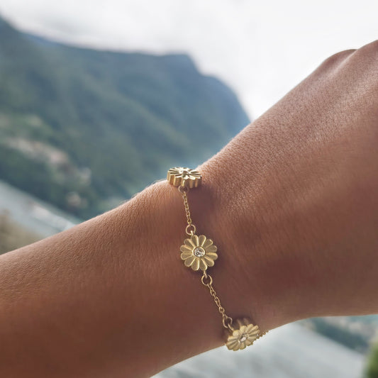 Rosette Gold Diamond Bracelet